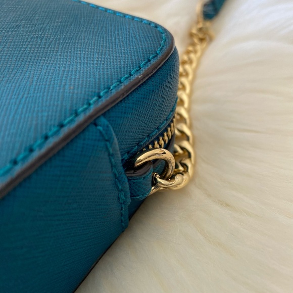 Michael Kors Large Jet Set Leather Crossbody - Picture 5 of 13